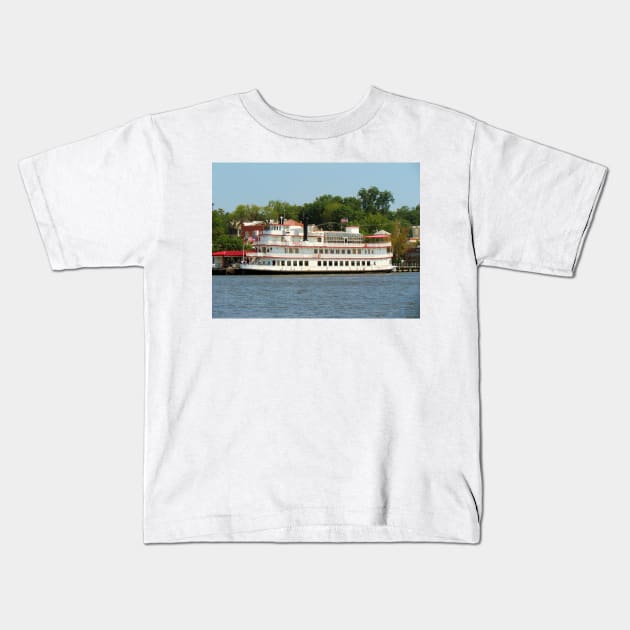 The Henrietta III Riverboat Kids T-Shirt by Cynthia48